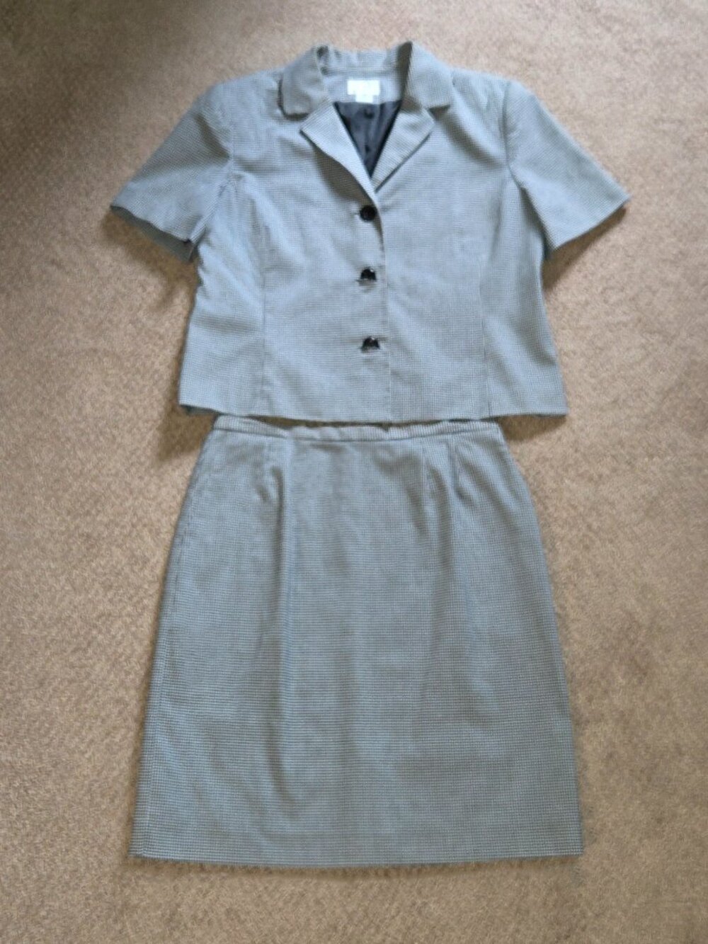 Cricket Lane Collection Women’s Two Piece Suit – Size 12
